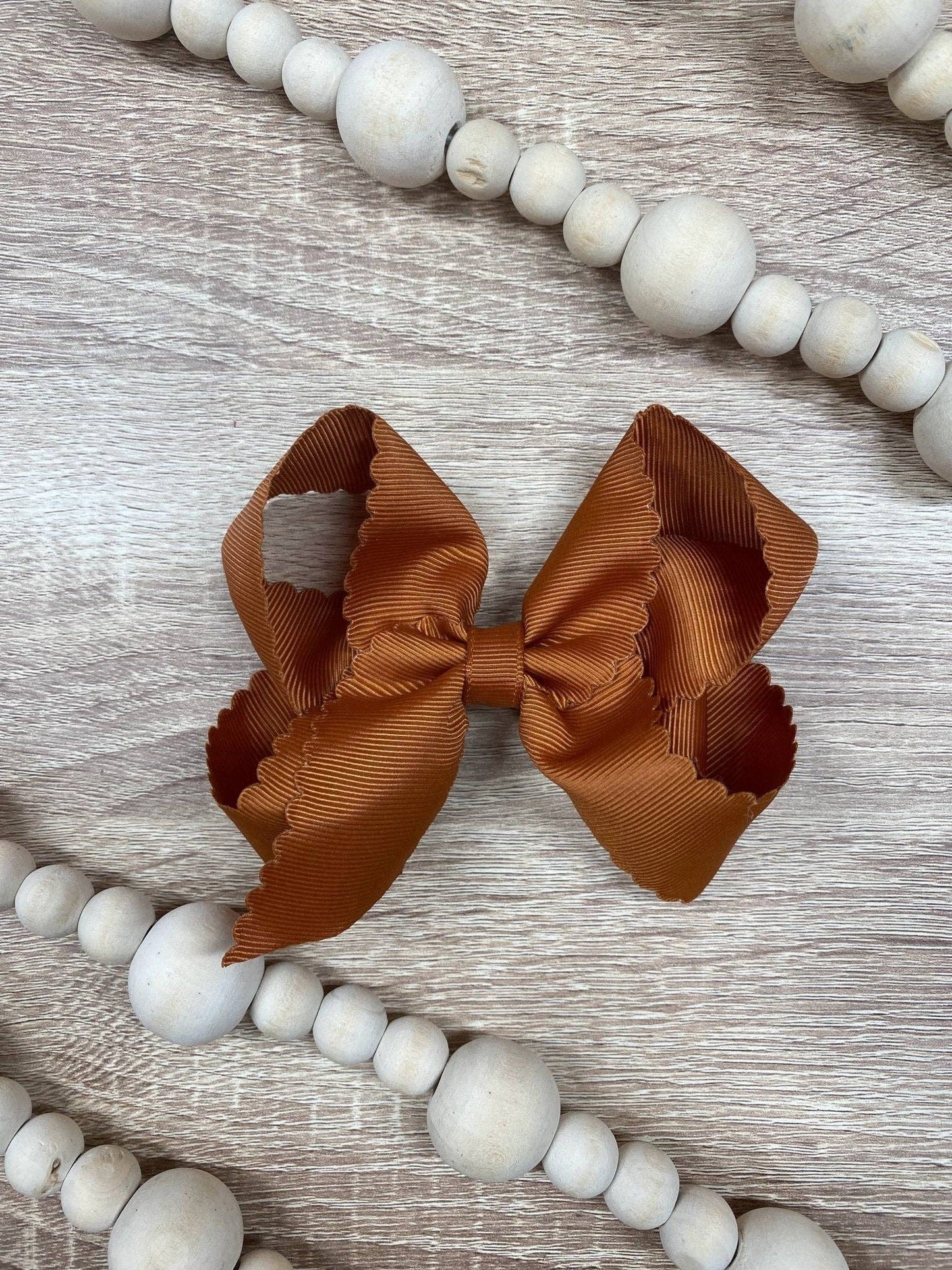 Bow Classic Scalloped - Alligator Clip - 4.5"