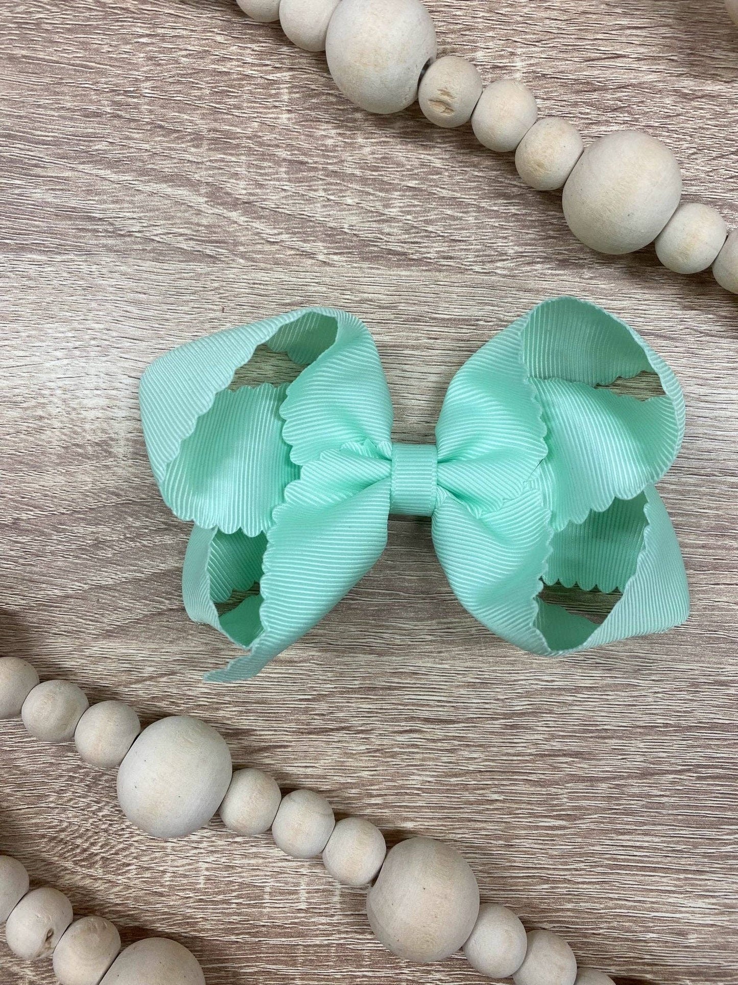 Bow Classic Scalloped - Alligator Clip - 4.5"