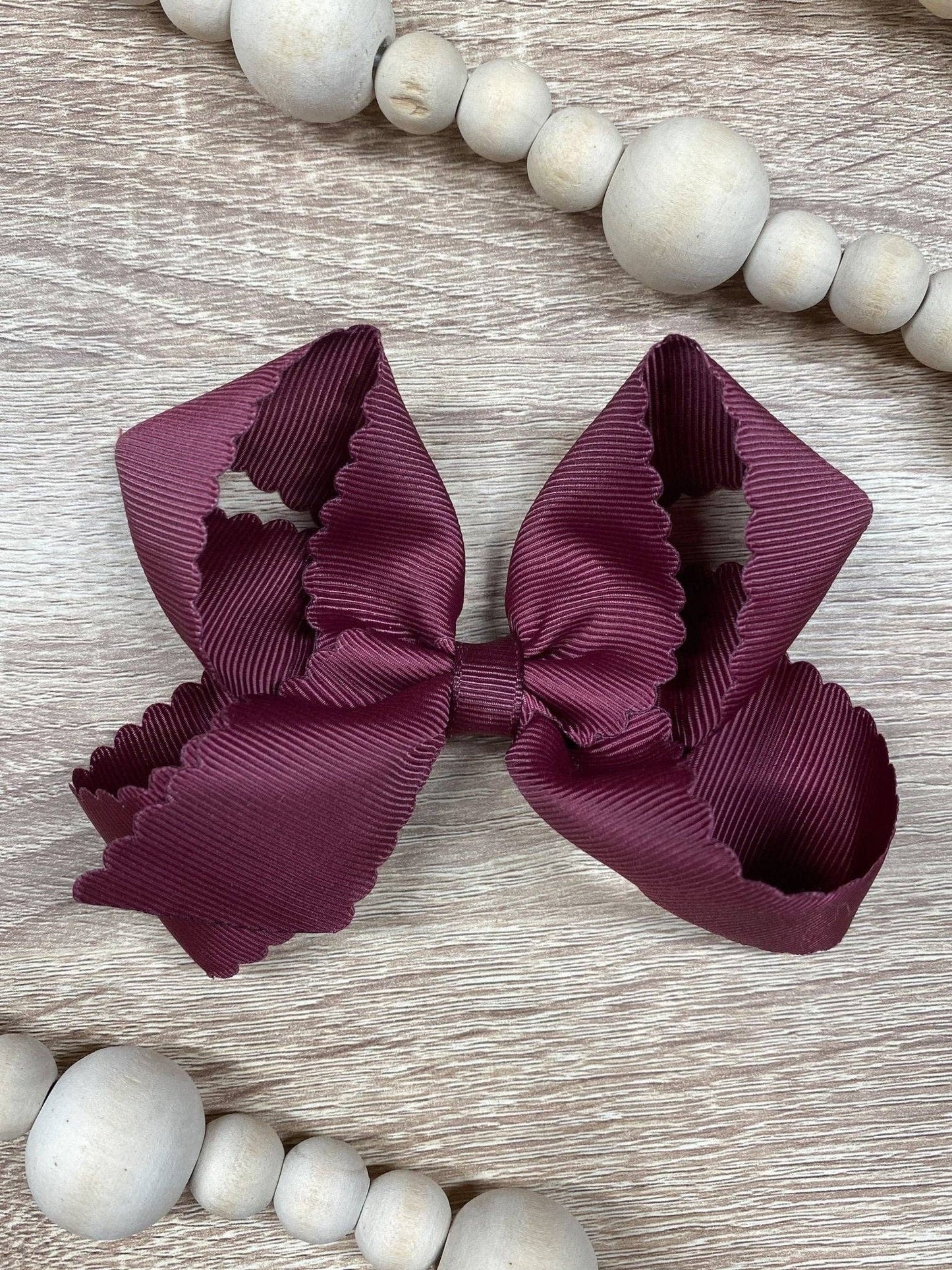 Bow Classic Scalloped - Alligator Clip - 4.5"