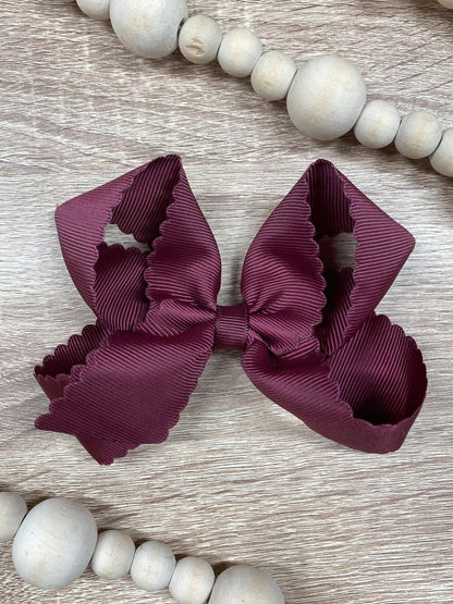 Bow Classic Scalloped - Alligator Clip - 4.5"