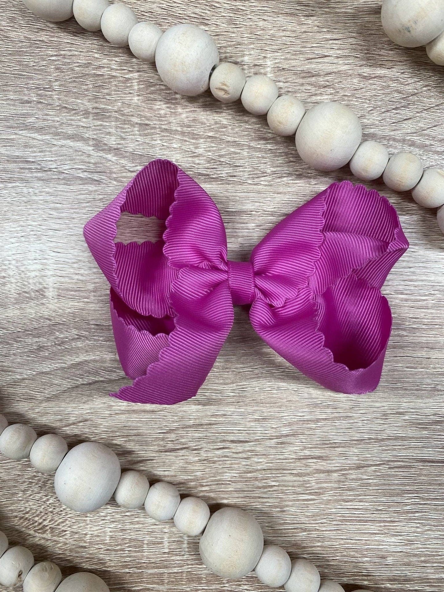Bow Classic Scalloped - Alligator Clip - 4.5"