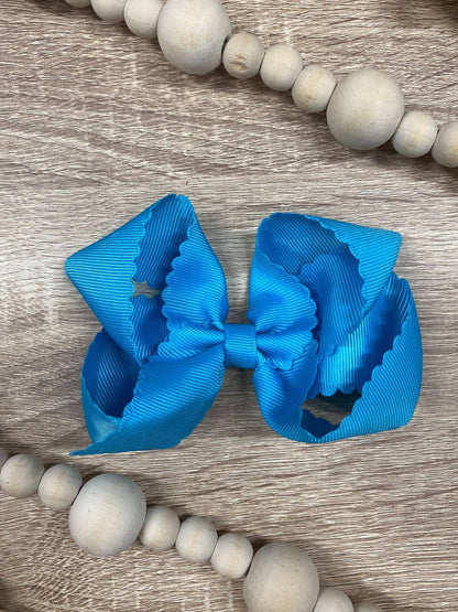 Bow Classic Scalloped - Alligator Clip - 4.5"