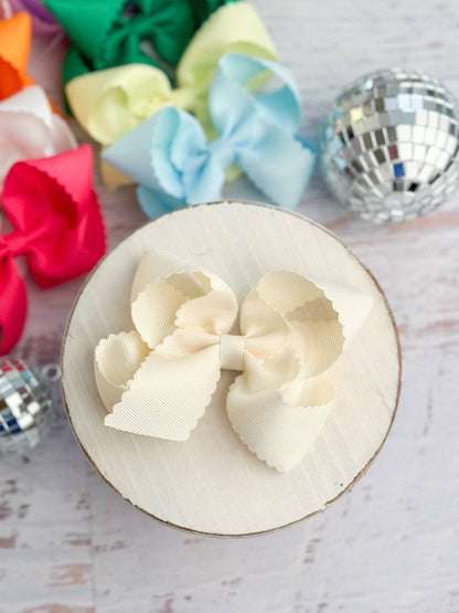 Bow Classic Scalloped - Alligator Clip - 4.5"