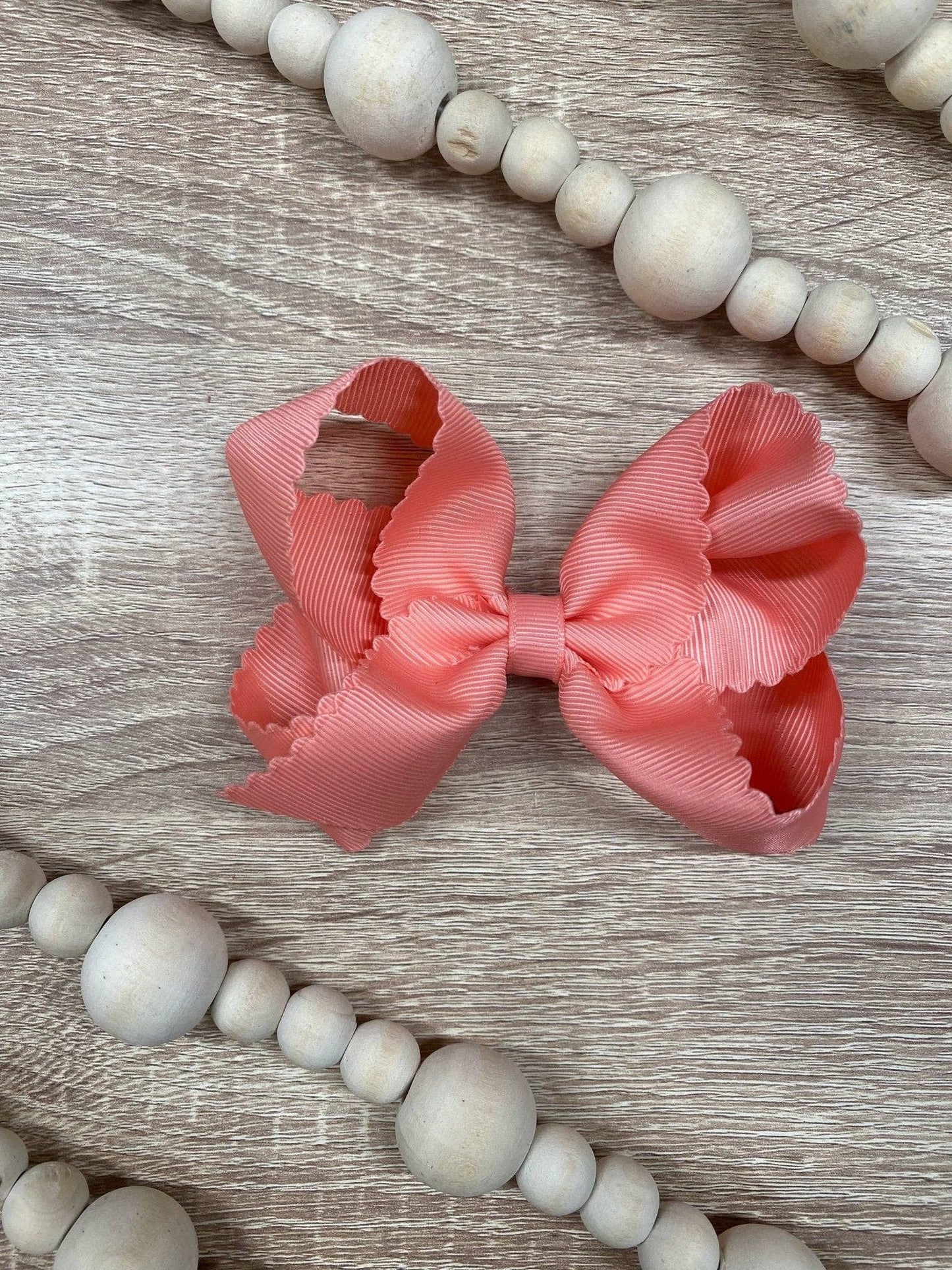 Bow Classic Scalloped - Alligator Clip - 4.5"