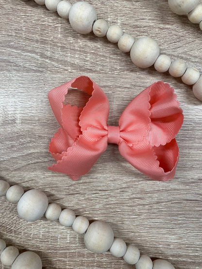 Bow Classic Scalloped - Alligator Clip - 4.5"