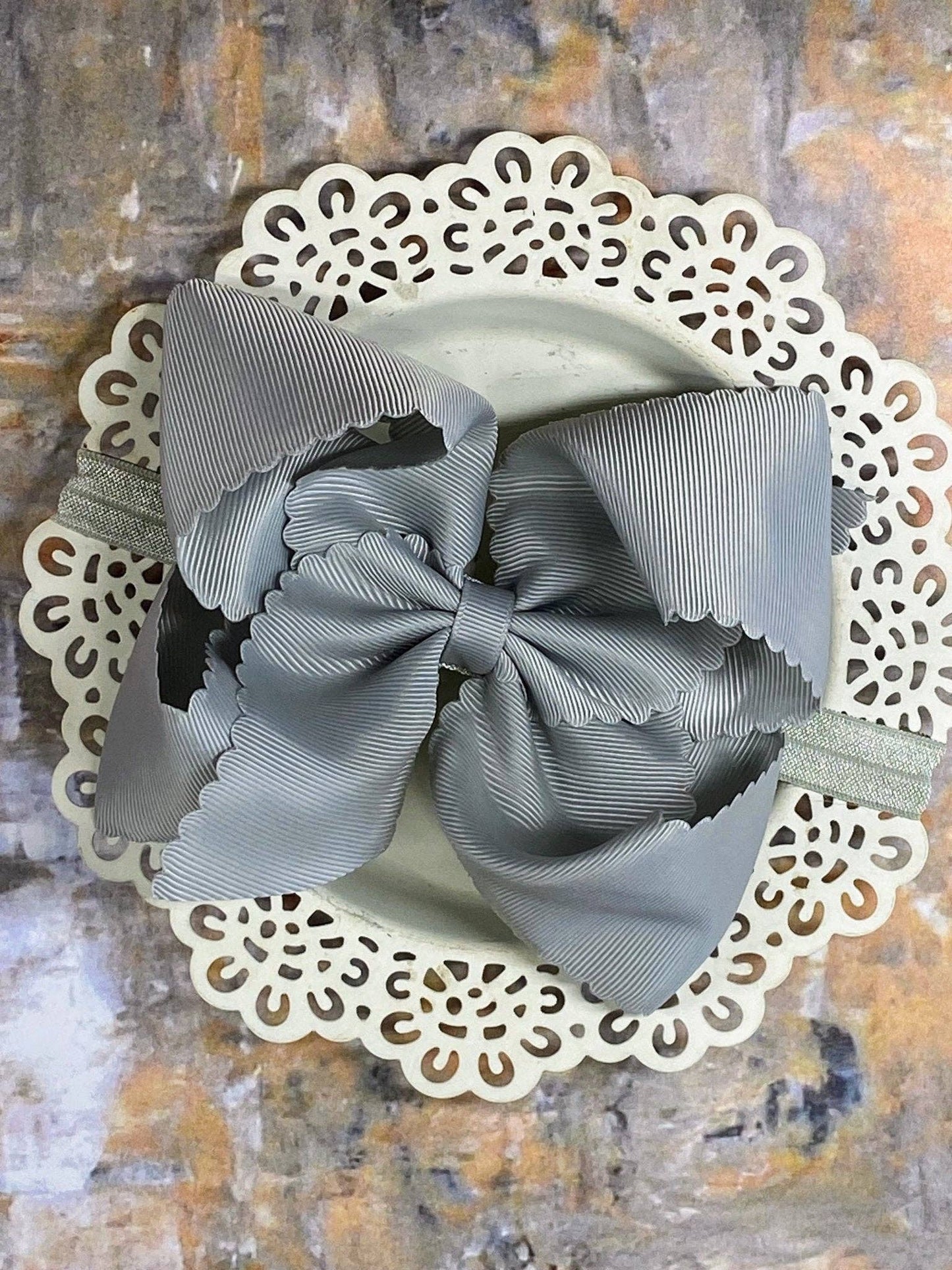 Headband Oversize Scalloped Bow - 5.5"