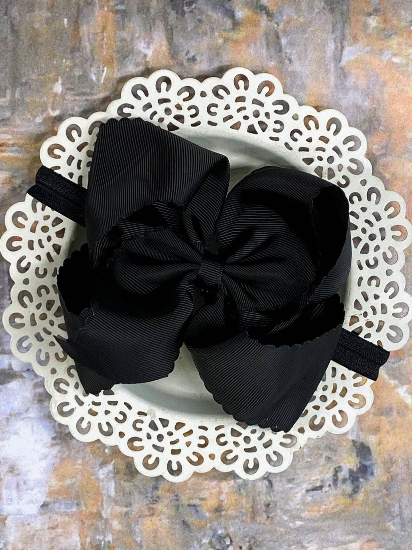Headband Oversize Scalloped Bow - 5.5"