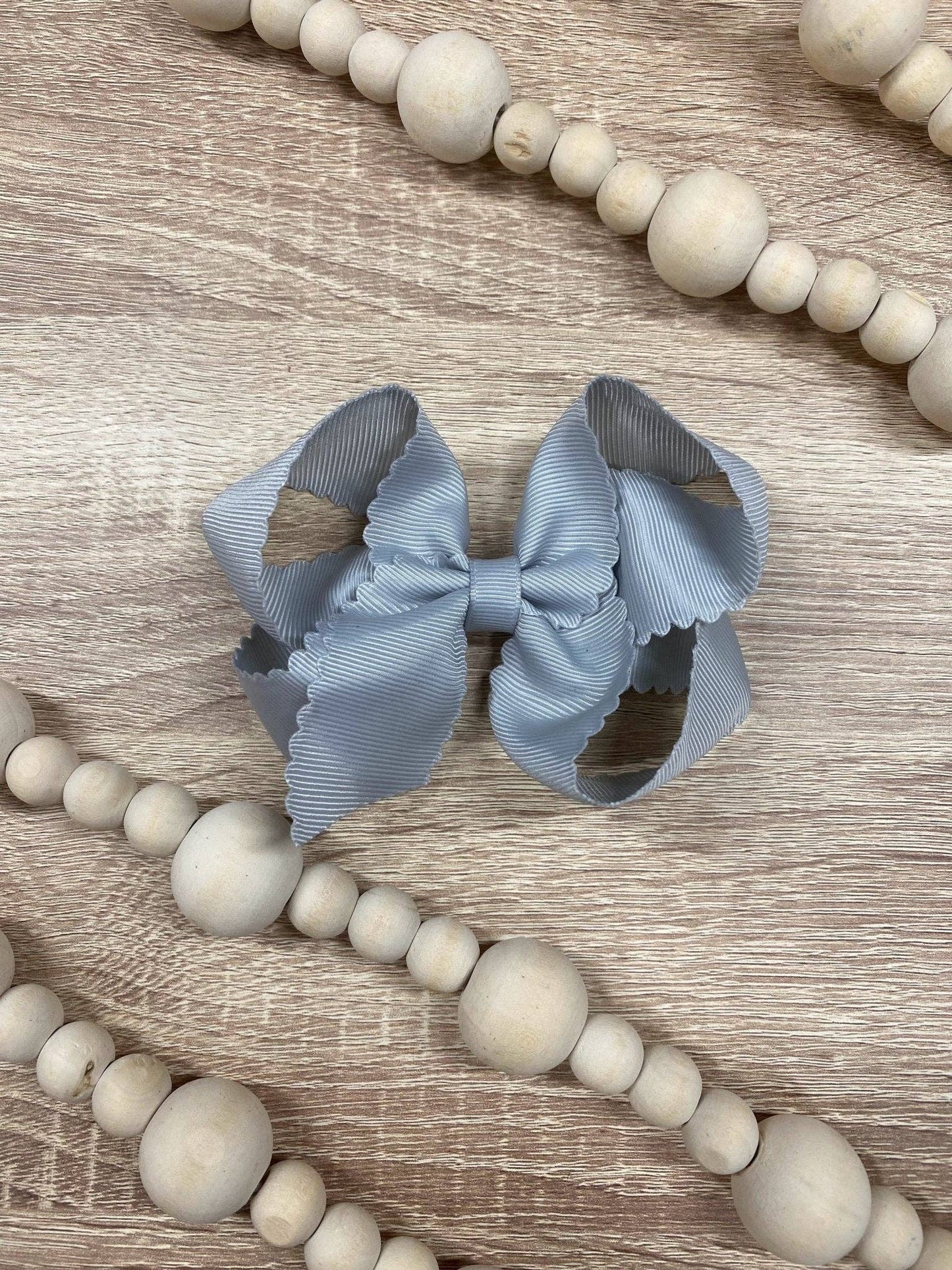 Bow Classic Scalloped - Alligator Clip - 4.5"