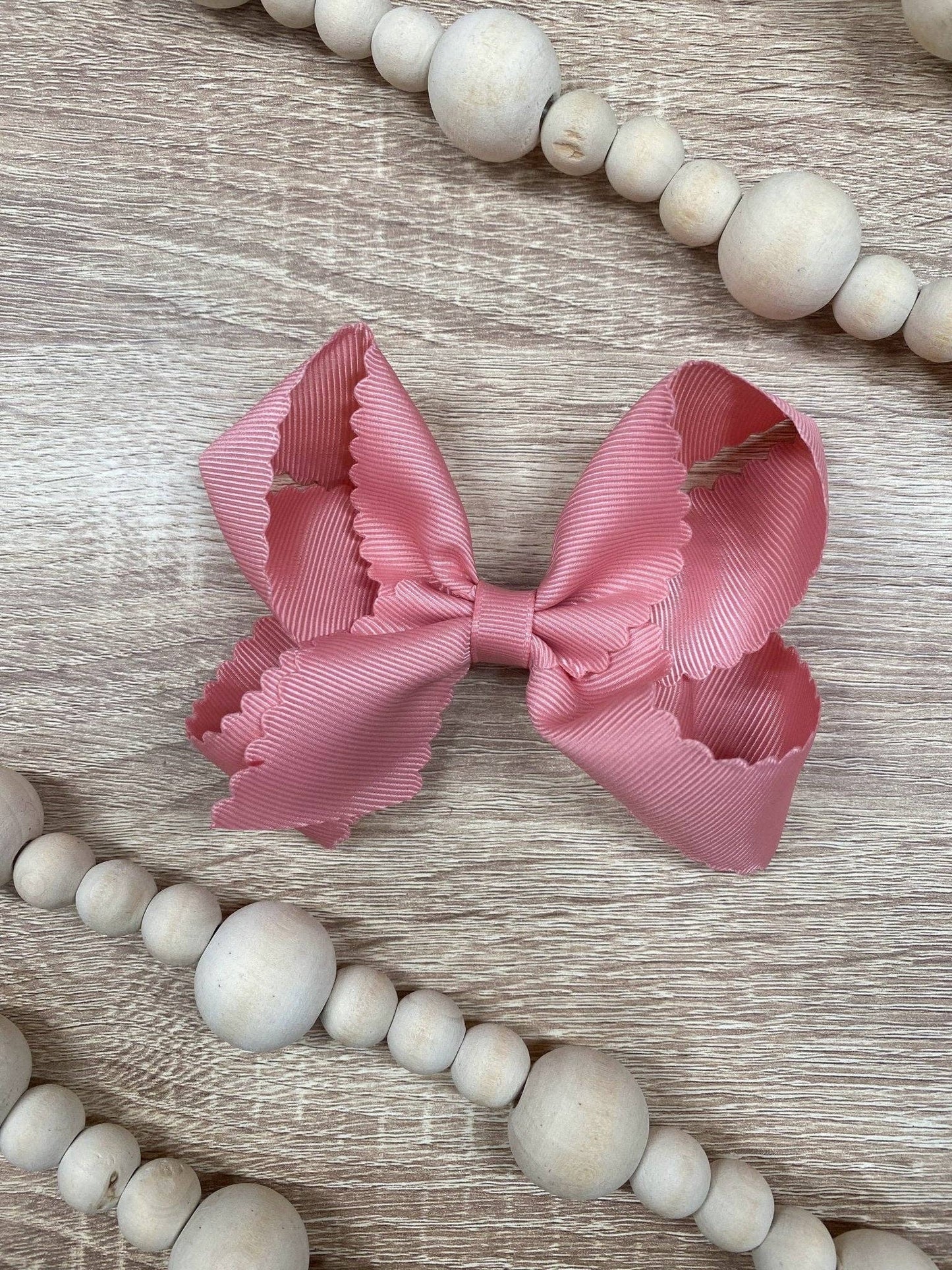 Bow Classic Scalloped - Alligator Clip - 4.5"
