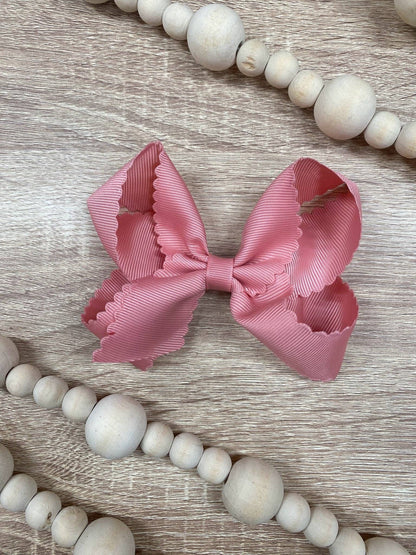 Bow Classic Scalloped - Alligator Clip - 4.5"