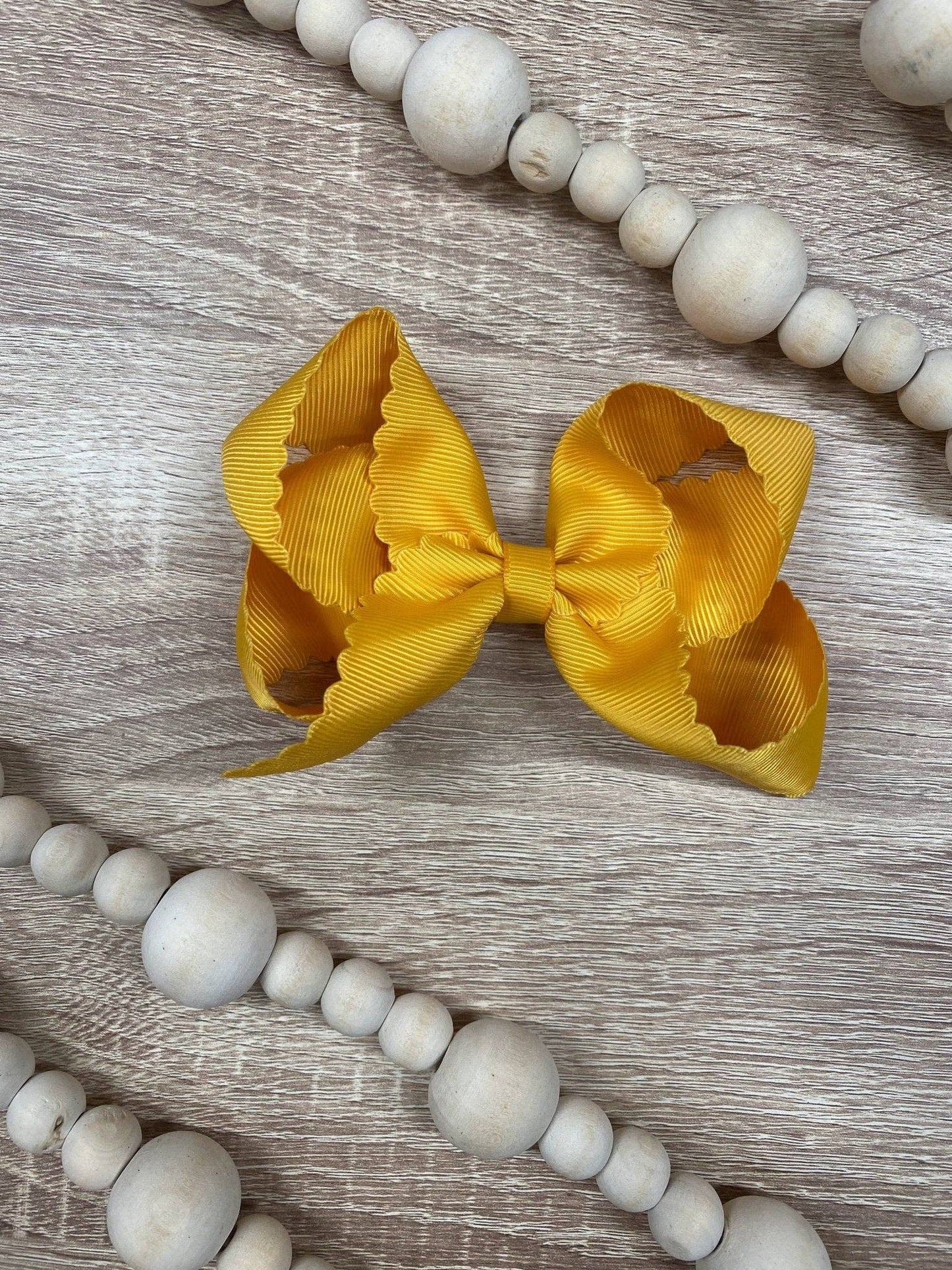 Bow Classic Scalloped - Alligator Clip - 4.5"