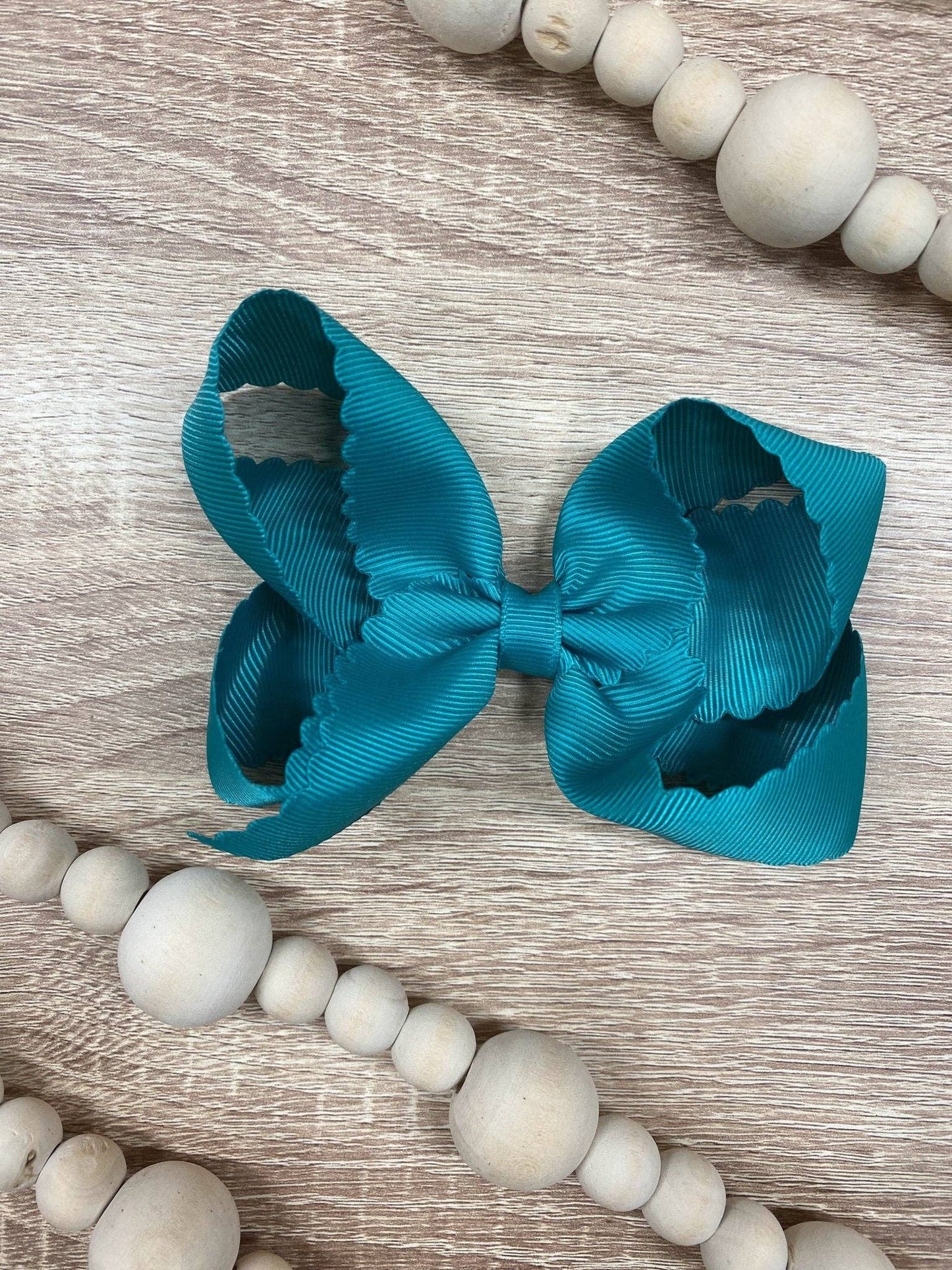 Bow Classic Scalloped - Alligator Clip - 4.5"