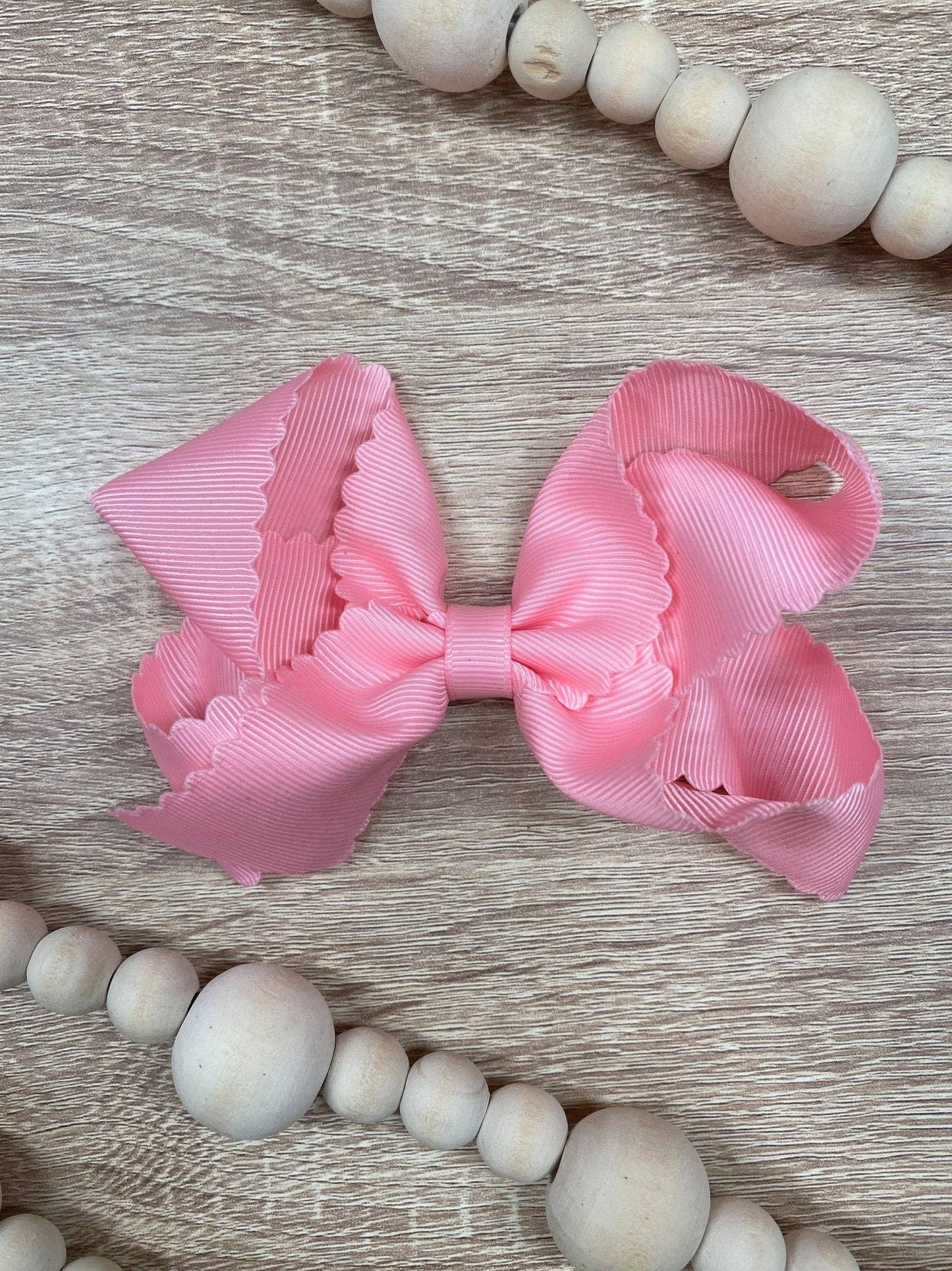 Bow Classic Scalloped - Alligator Clip - 4.5"