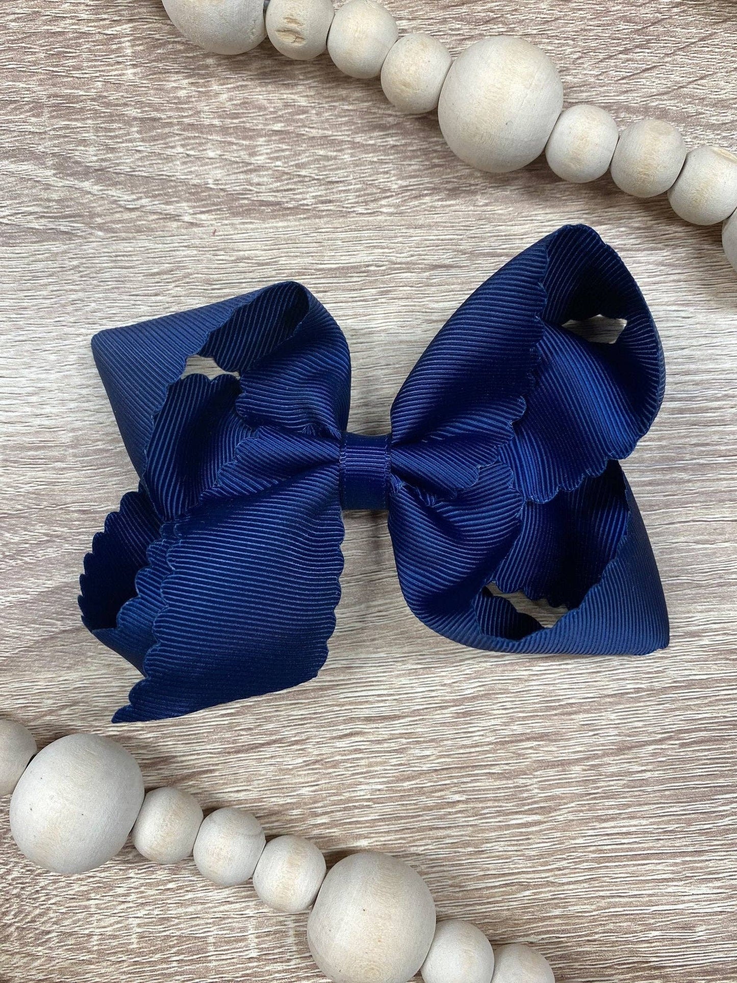Bow Classic Scalloped - Alligator Clip - 4.5"