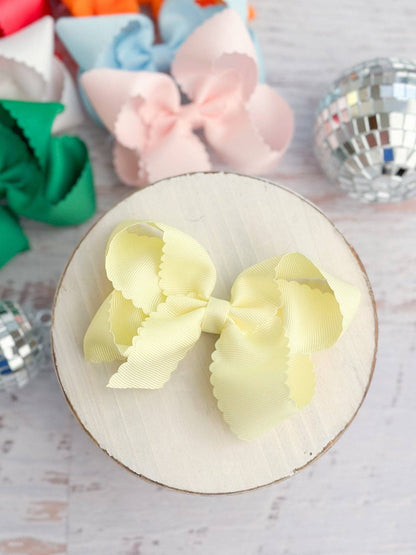 Bow Classic Scalloped - Alligator Clip - 4.5"