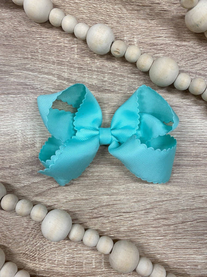 Bow Classic Scalloped - Alligator Clip - 4.5"
