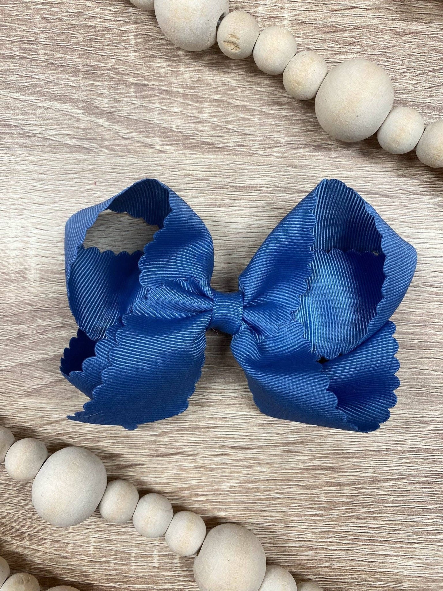 Bow Classic Scalloped - Alligator Clip - 4.5"